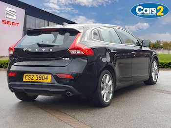 Used Volvo V40 2018 for sale - 76623427: Photo