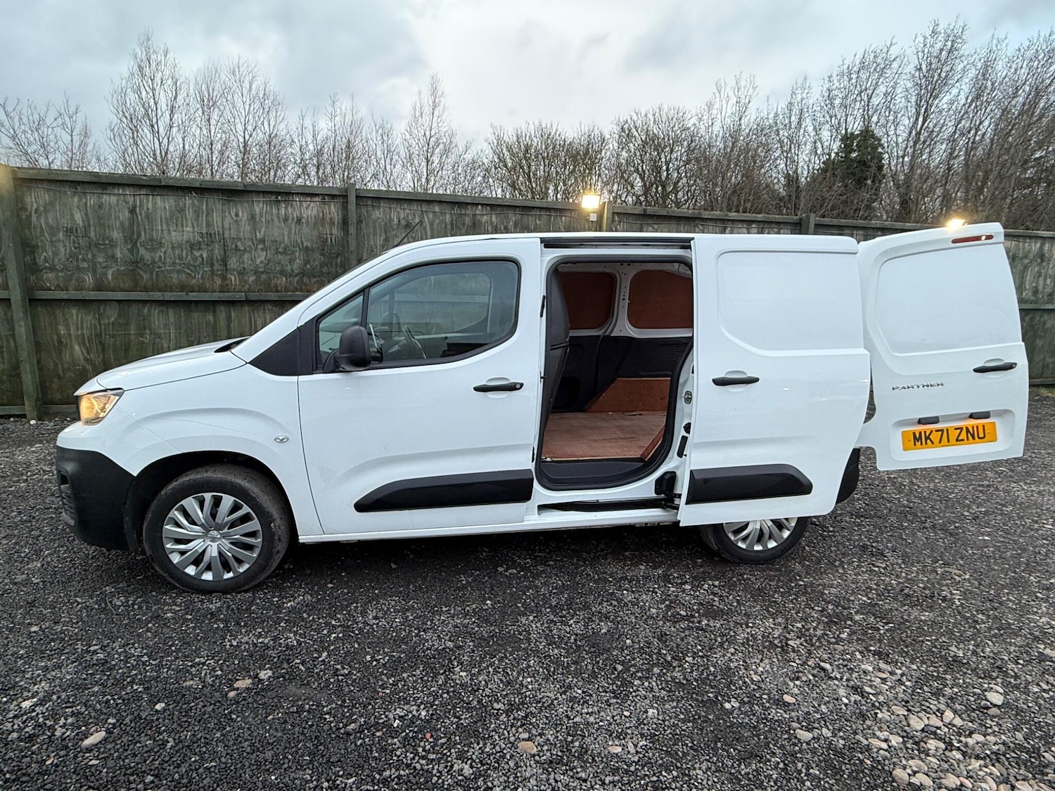 Used Peugeot Partner 2021 for sale - 77387029: Photo 10