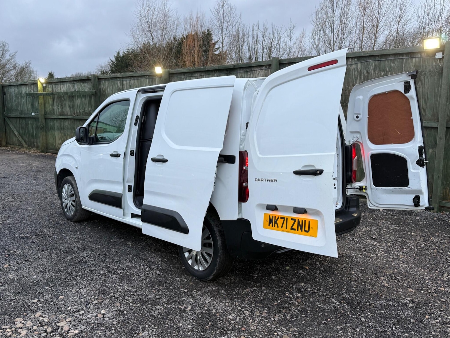 Used Peugeot Partner 2021 for sale - 77387029: Photo 11