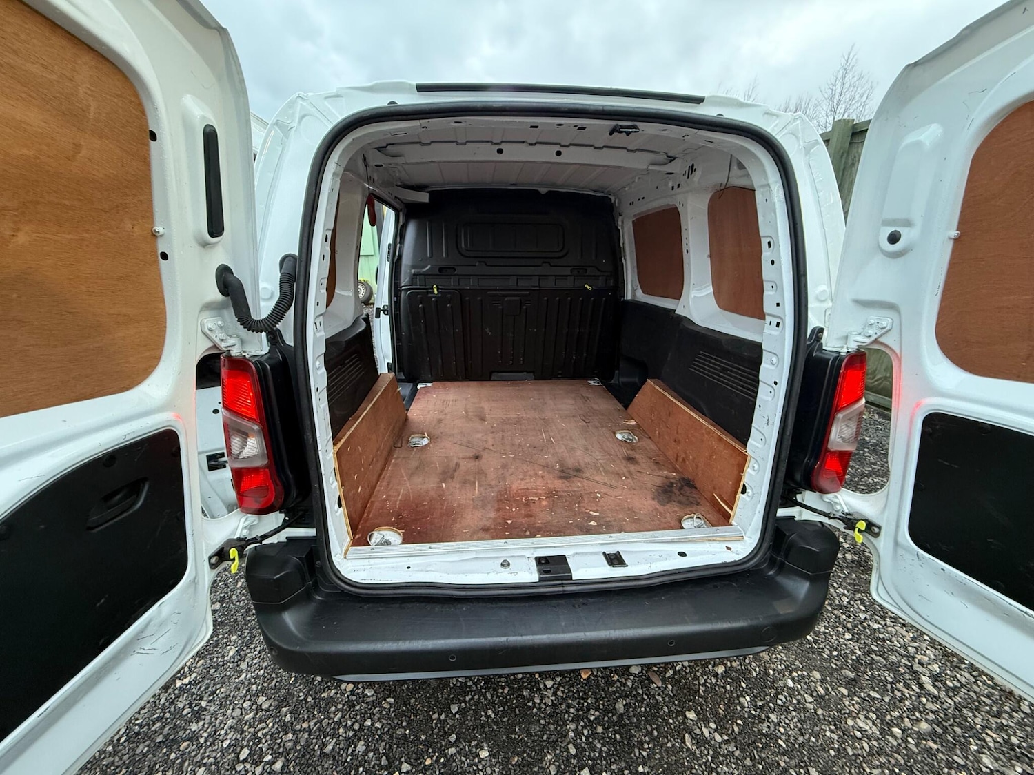 Used Peugeot Partner 2021 for sale - 77387029: Photo 14