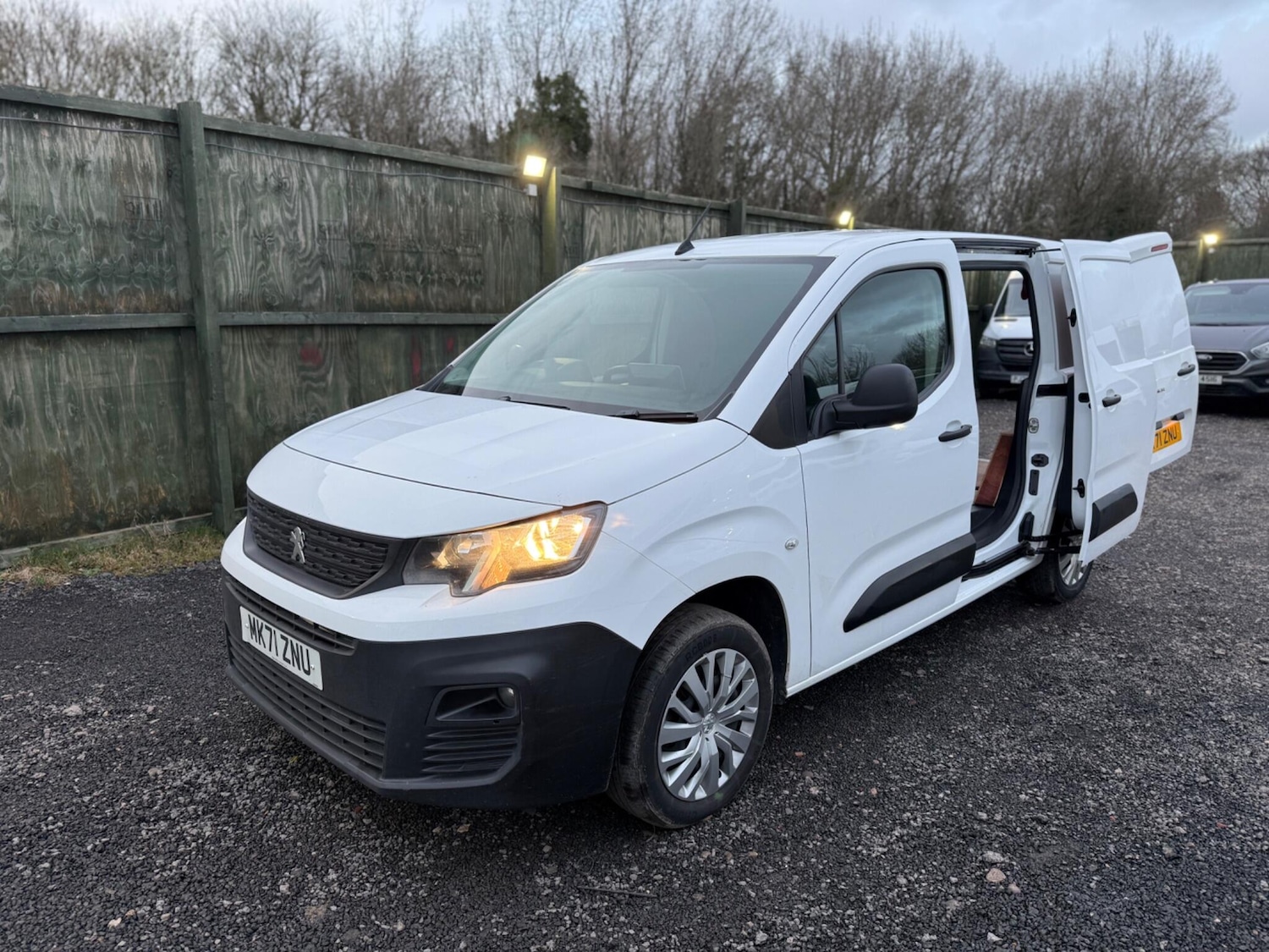 Used Peugeot Partner 2021 for sale - 77387029: Photo 9