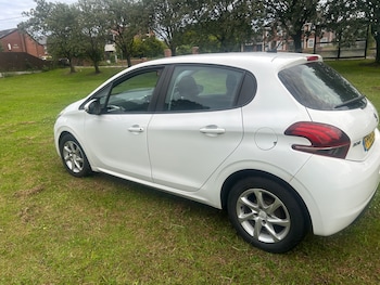 Used Peugeot 208 2015 for sale - 79019857: Photo