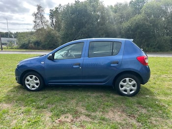 Used Dacia Sandero 2014 for sale - 79627864: Photo