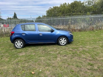 Used Dacia Sandero 2014 for sale - 79627864: Photo
