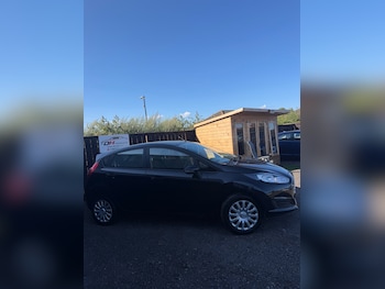 Used Ford Fiesta 2014 for sale - 79372302: Photo