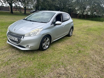 Used Peugeot 208 2013 for sale - 79021149: Photo