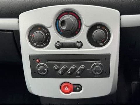 Used Renault Clio 2008 for sale - 77465103: Photo 14