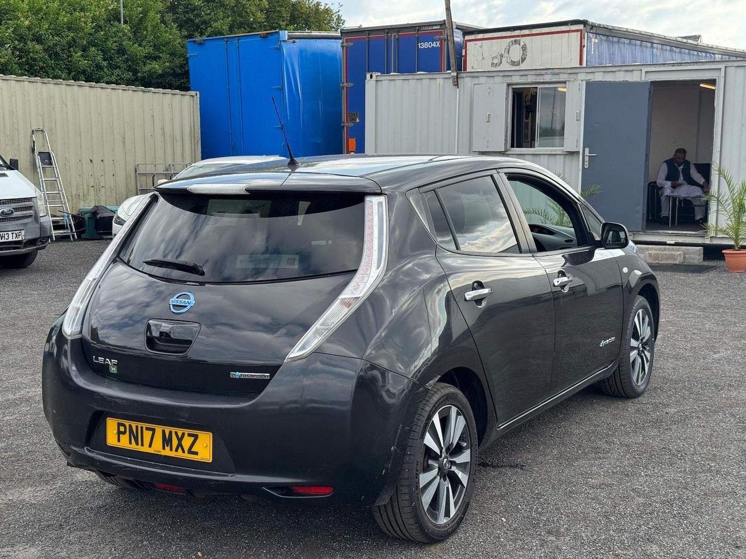 Used Nissan Leaf 2017 for sale - 76794411: Photo 2