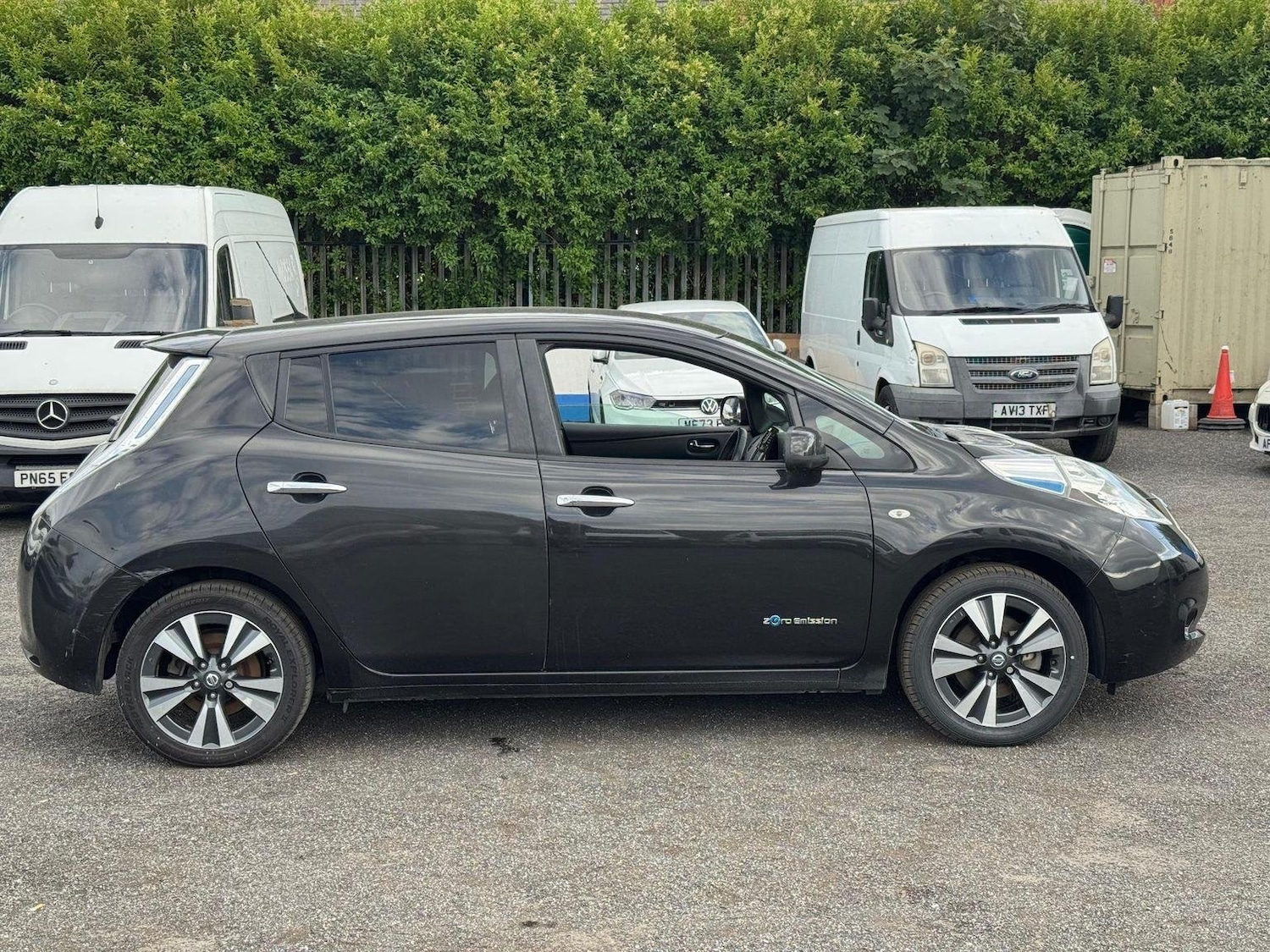 Used Nissan Leaf 2017 for sale - 76794411: Photo 3