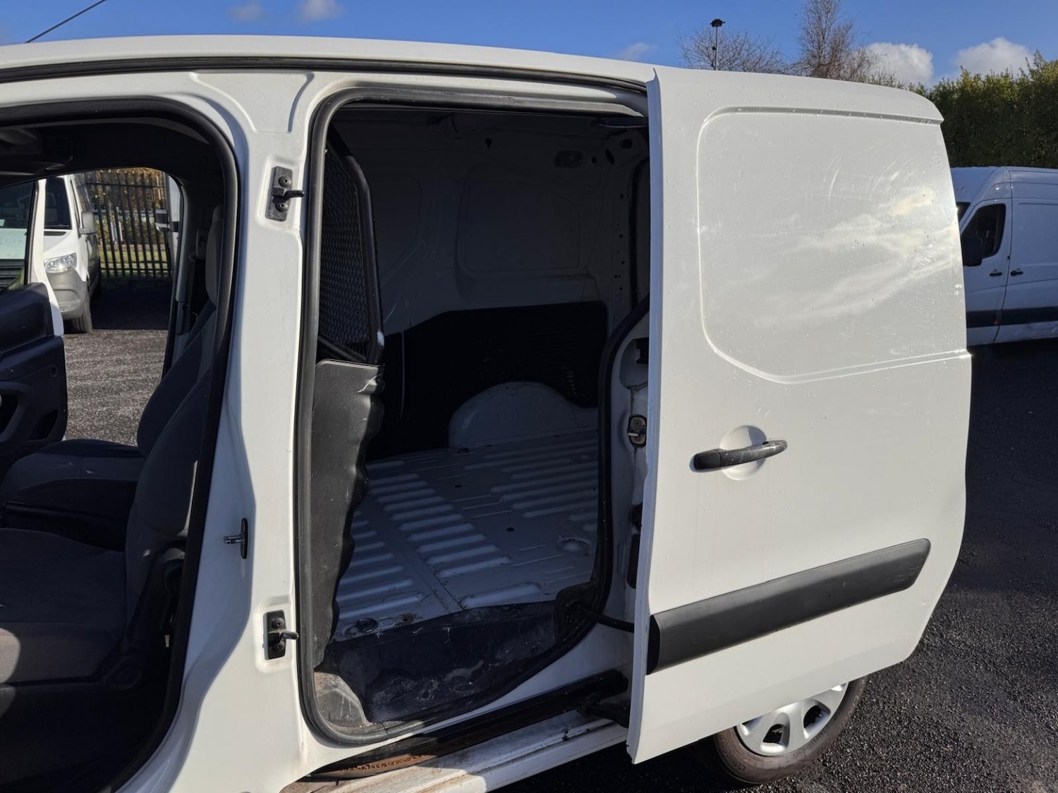 Used Peugeot Partner 2014 for sale - 76571143: Photo 6