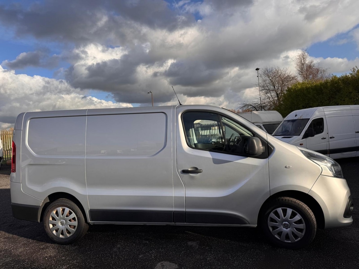 Used Renault Trafic 2016 for sale - 76571276: Photo 2