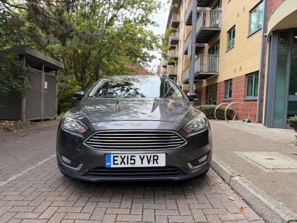 Used Ford Focus 2015 for sale - 76326355: Photo 2
