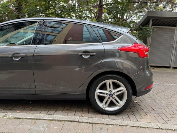 Used Ford Focus 2015 for sale - 76326355: Photo 6