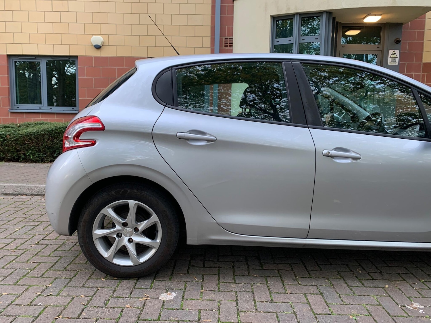 Used Peugeot 208 2013 for sale - 76472787: Photo 12