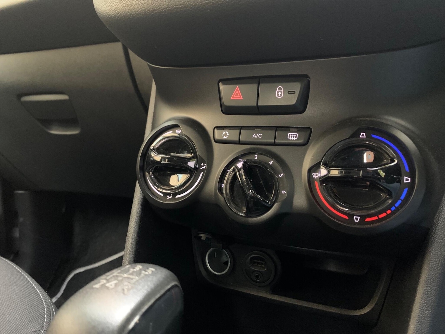 Used Peugeot 208 2013 for sale - 76472787: Photo 18