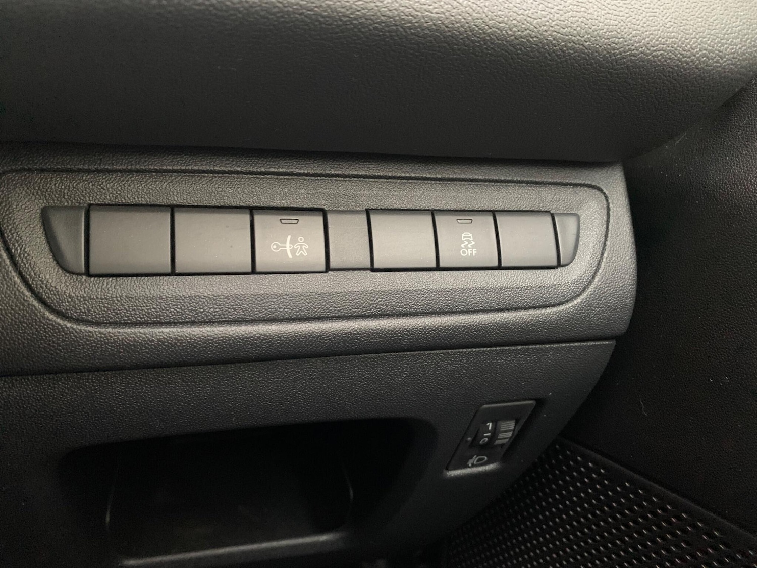 Used Peugeot 208 2013 for sale - 76472787: Photo 26