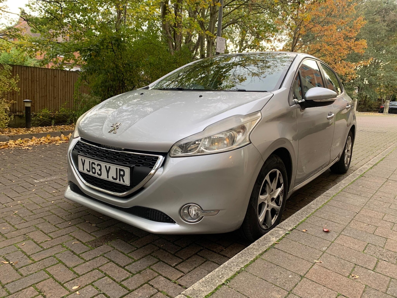 Used Peugeot 208 2013 for sale - 76472787: Photo 3