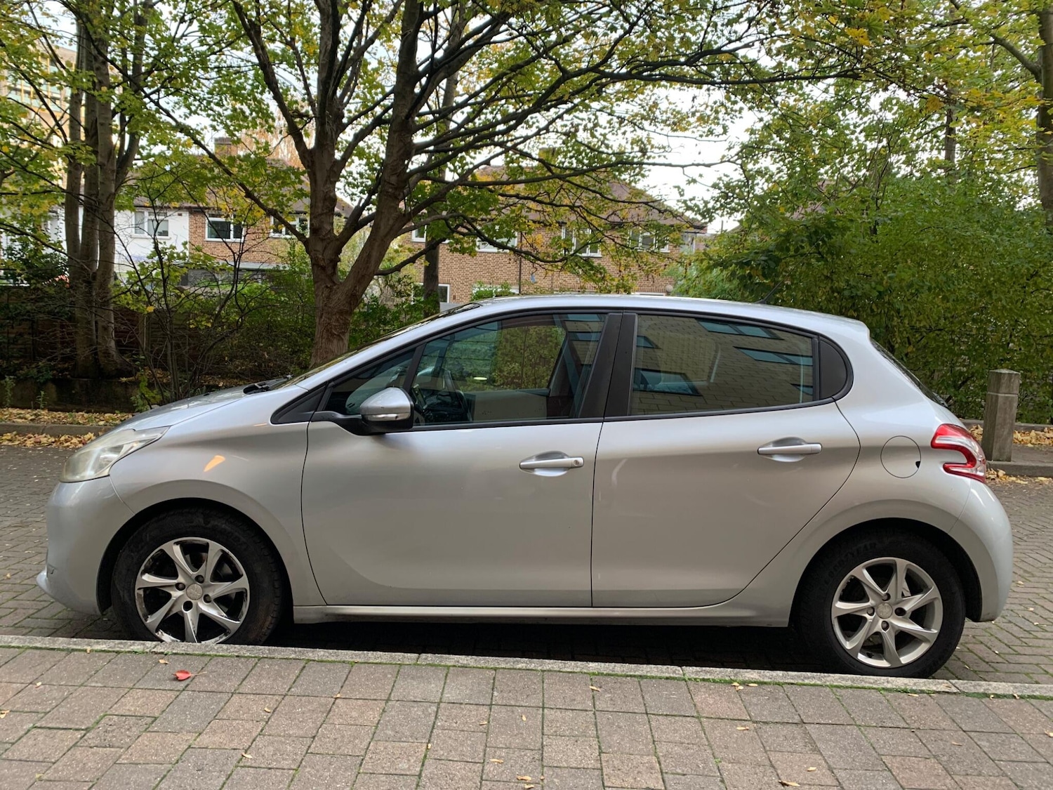 Used Peugeot 208 2013 for sale - 76472787: Photo 4