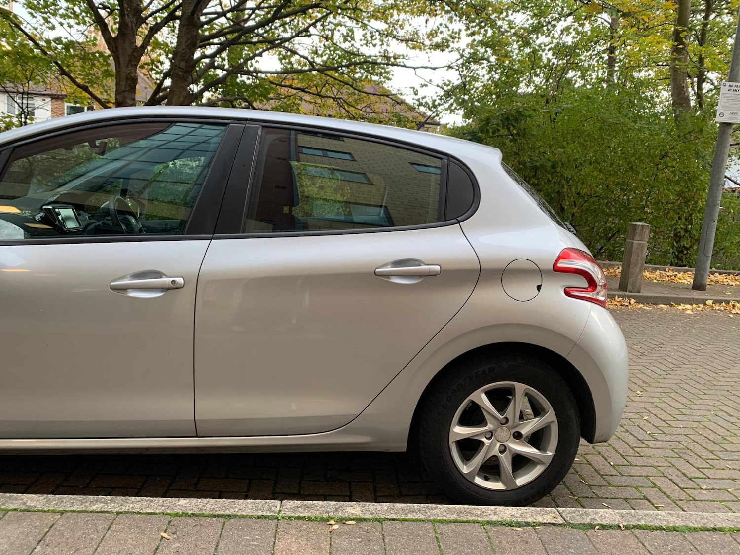 Used Peugeot 208 2013 for sale - 76472787: Photo 6