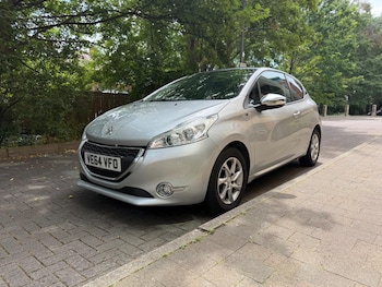 Used Peugeot 208 2014 for sale - 79553552: Photo