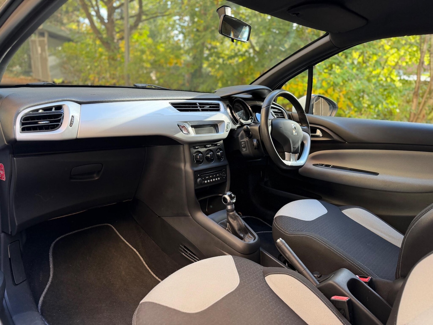 Used Citroen DS3 2013 for sale - 76389099: Photo 16