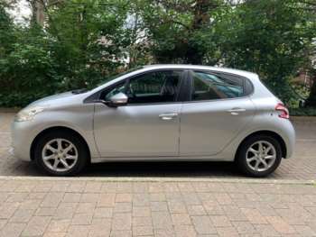 Used Peugeot 208 2014 for sale - 74921483: Photo