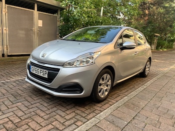 Used Peugeot 208 2016 for sale - 75351116: Photo