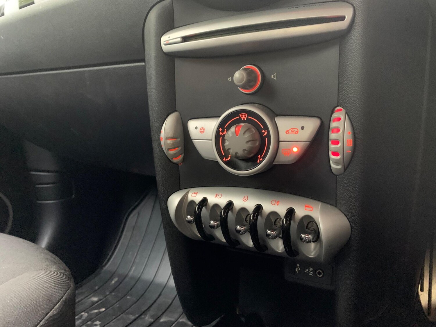 Used MINI Hatch 2009 for sale - 76432054: Photo 18