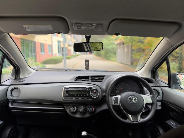 Used Toyota Yaris 2012 for sale - 76260154: Photo 10