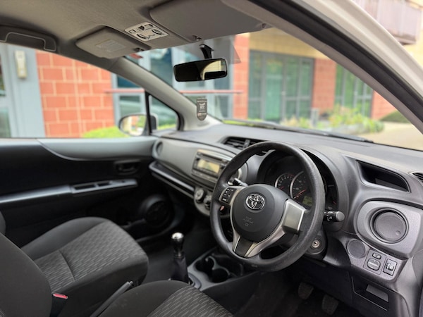Used Toyota Yaris 2012 for sale - 76260154: Photo 11