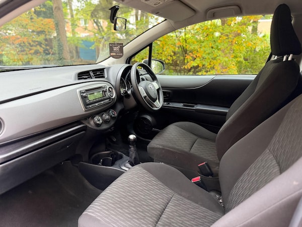 Used Toyota Yaris 2012 for sale - 76260154: Photo 12