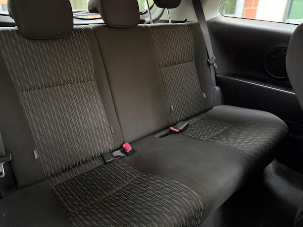 Used Toyota Yaris 2012 for sale - 76260154: Photo 24