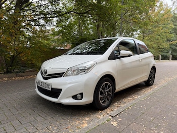 Used Toyota Yaris 2012 for sale - 76260154: Photo 3