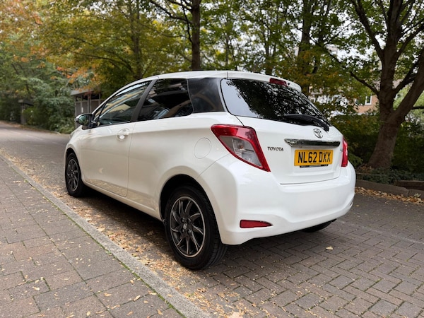 Used Toyota Yaris 2012 for sale - 76260154: Photo 5