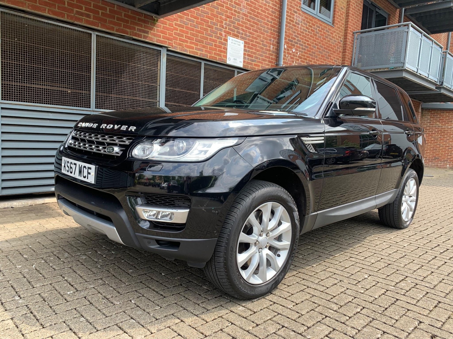 Used Land Rover Range Rover Sport 2017 for sale - 76573437: Photo 1