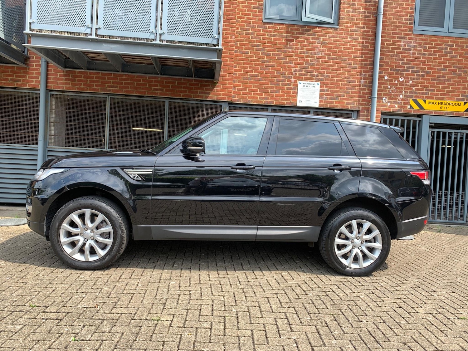 Used Land Rover Range Rover Sport 2017 for sale - 76573437: Photo 12