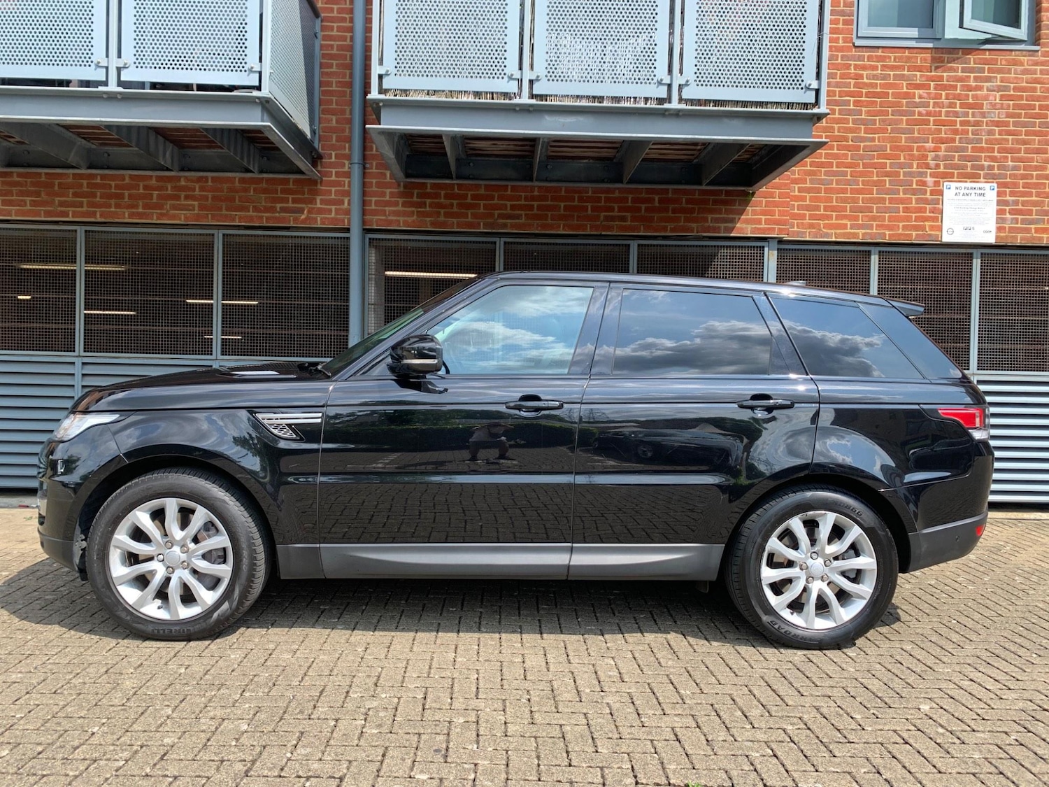 Used Land Rover Range Rover Sport 2017 for sale - 76573437: Photo 13