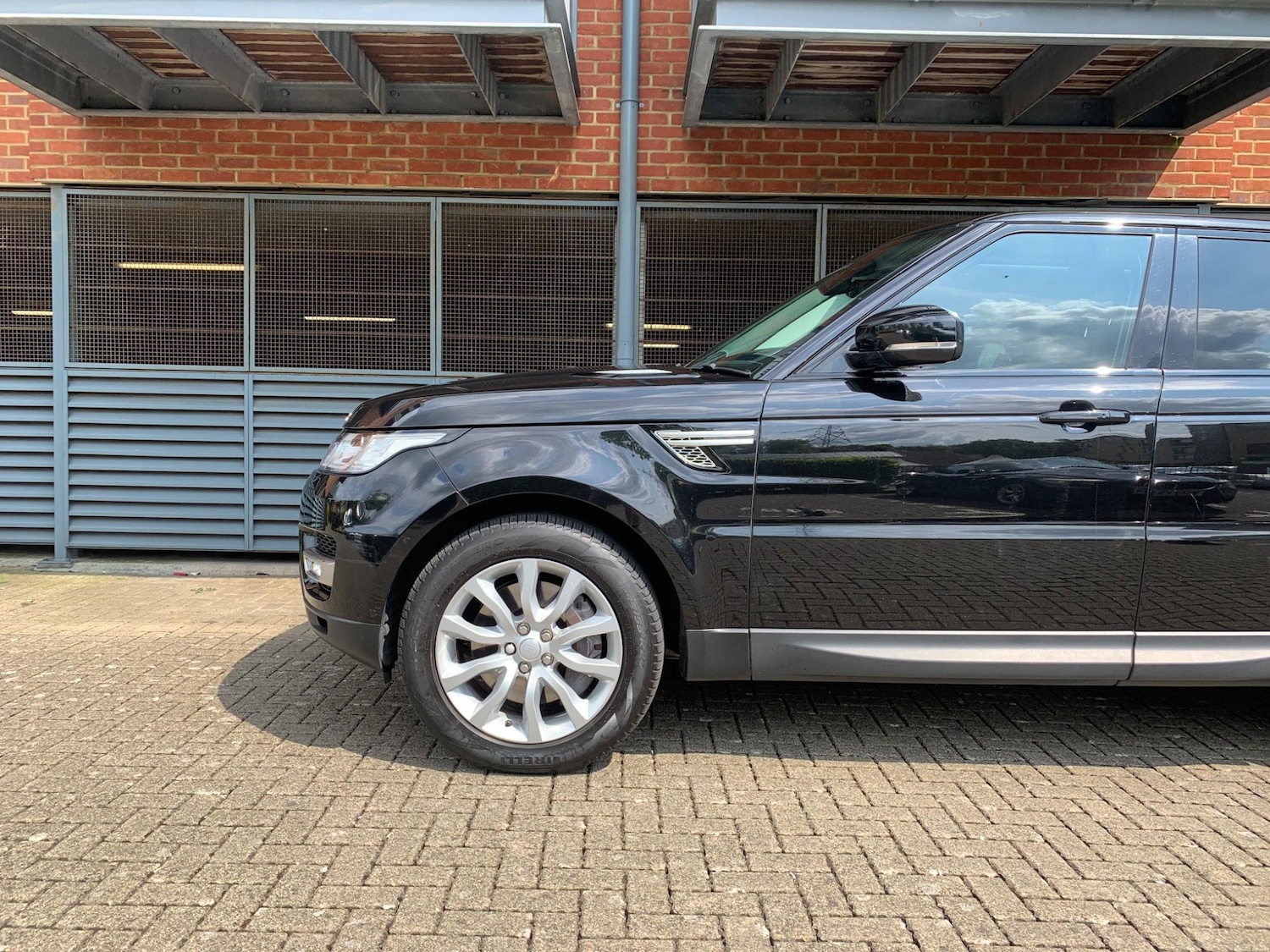 Used Land Rover Range Rover Sport 2017 for sale - 76573437: Photo 14