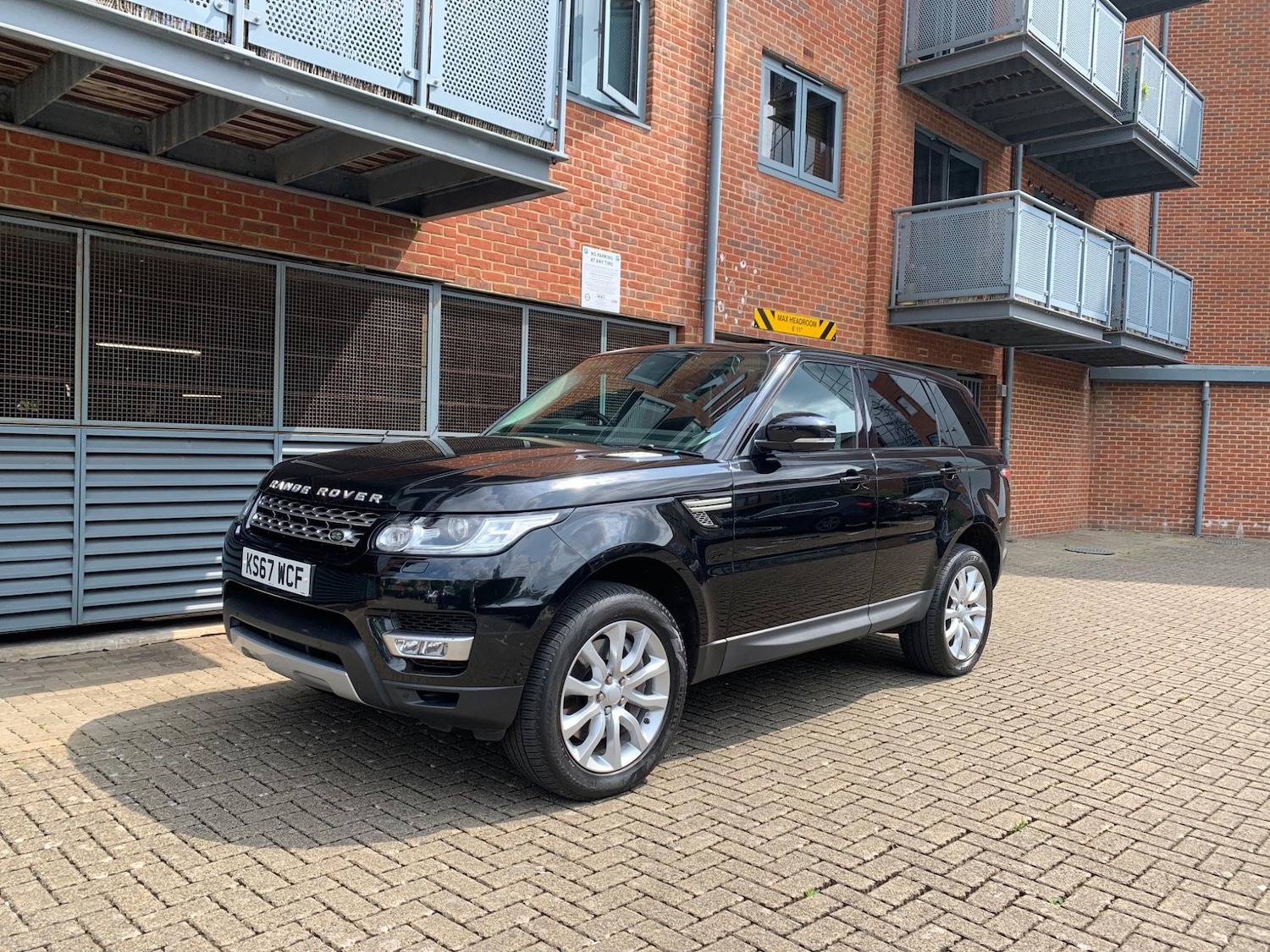 Used Land Rover Range Rover Sport 2017 for sale - 76573437: Photo 16