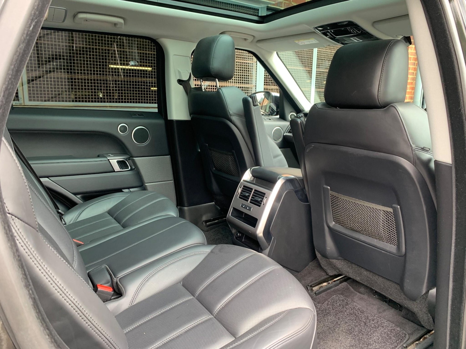 Used Land Rover Range Rover Sport 2017 for sale - 76573437: Photo 32