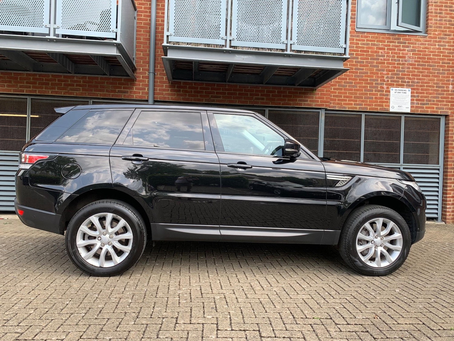 Used Land Rover Range Rover Sport 2017 for sale - 76573437: Photo 5