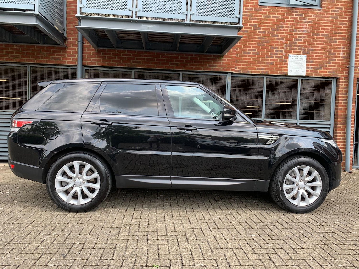 Used Land Rover Range Rover Sport 2017 for sale - 76573437: Photo 6