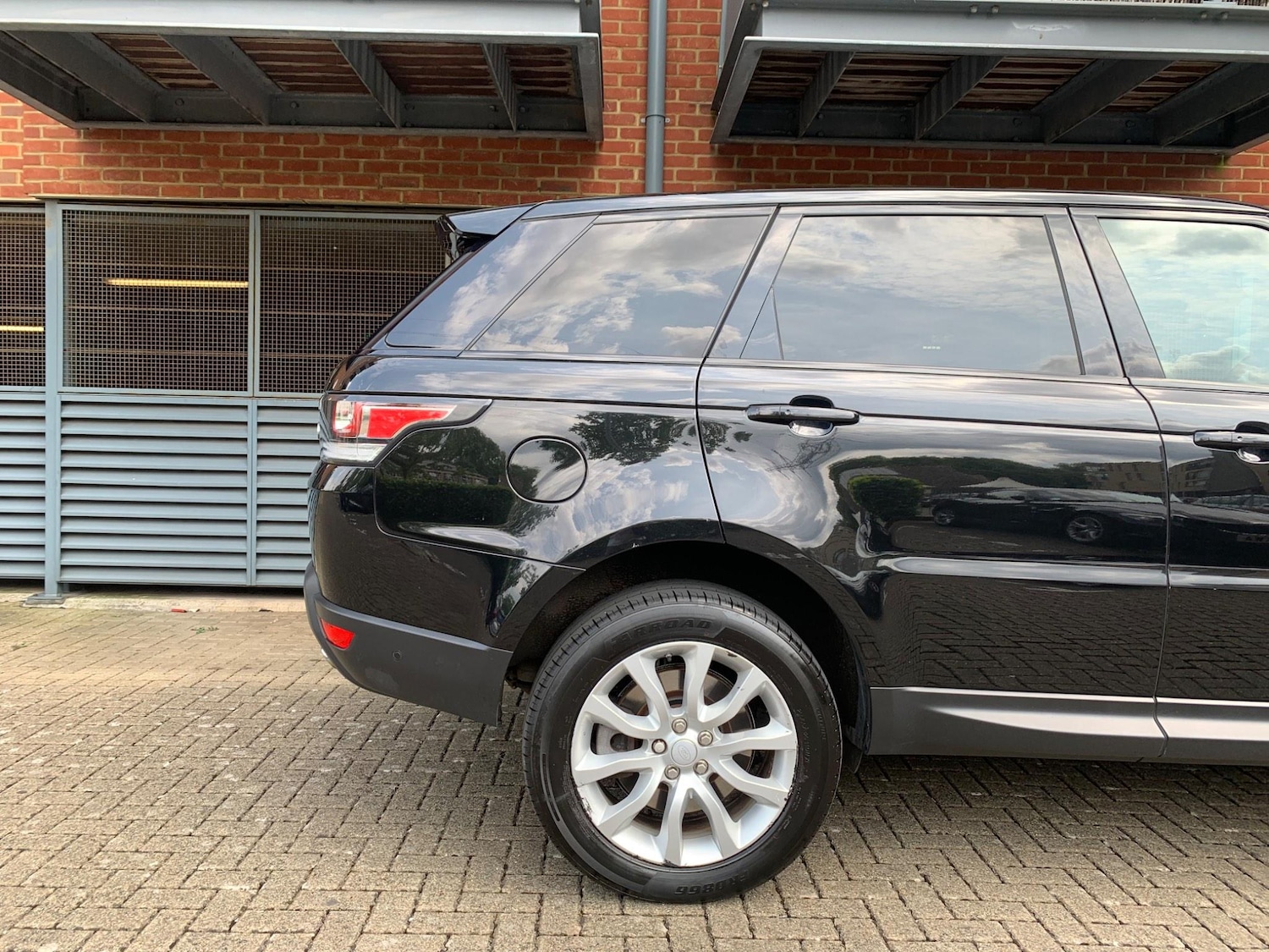 Used Land Rover Range Rover Sport 2017 for sale - 76573437: Photo 7