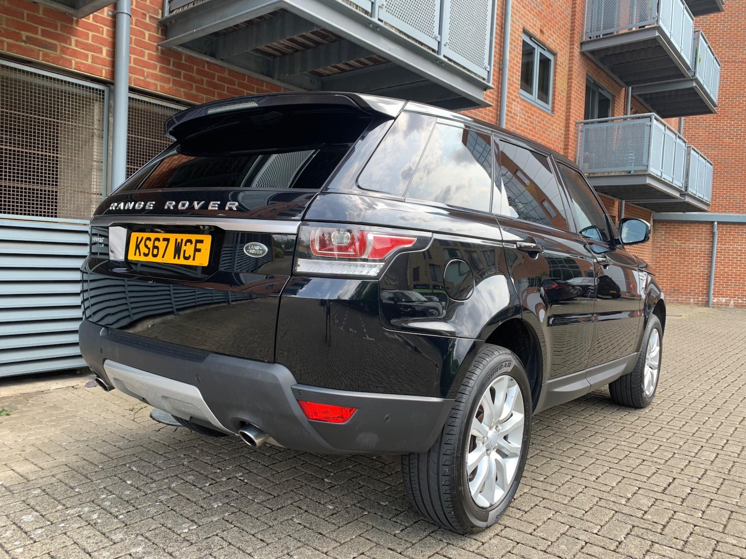 Used Land Rover Range Rover Sport 2017 for sale - 76573437: Photo 9