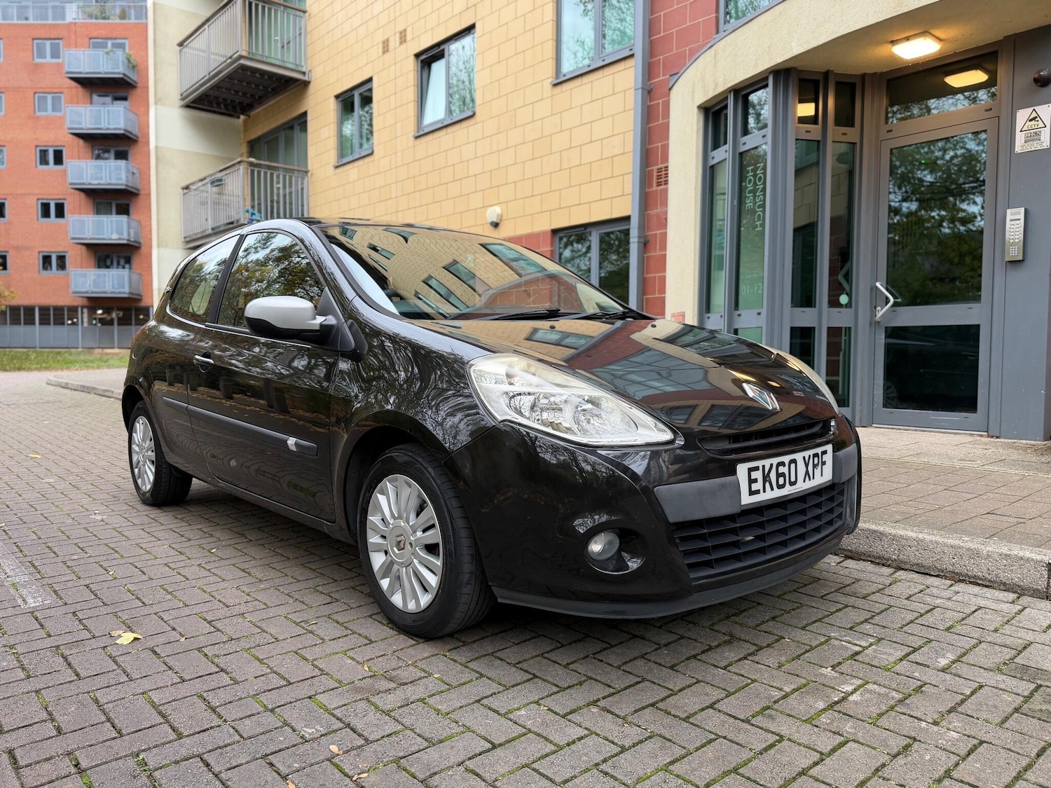 Used Renault Clio 2010 for sale - 76561439: Photo 1