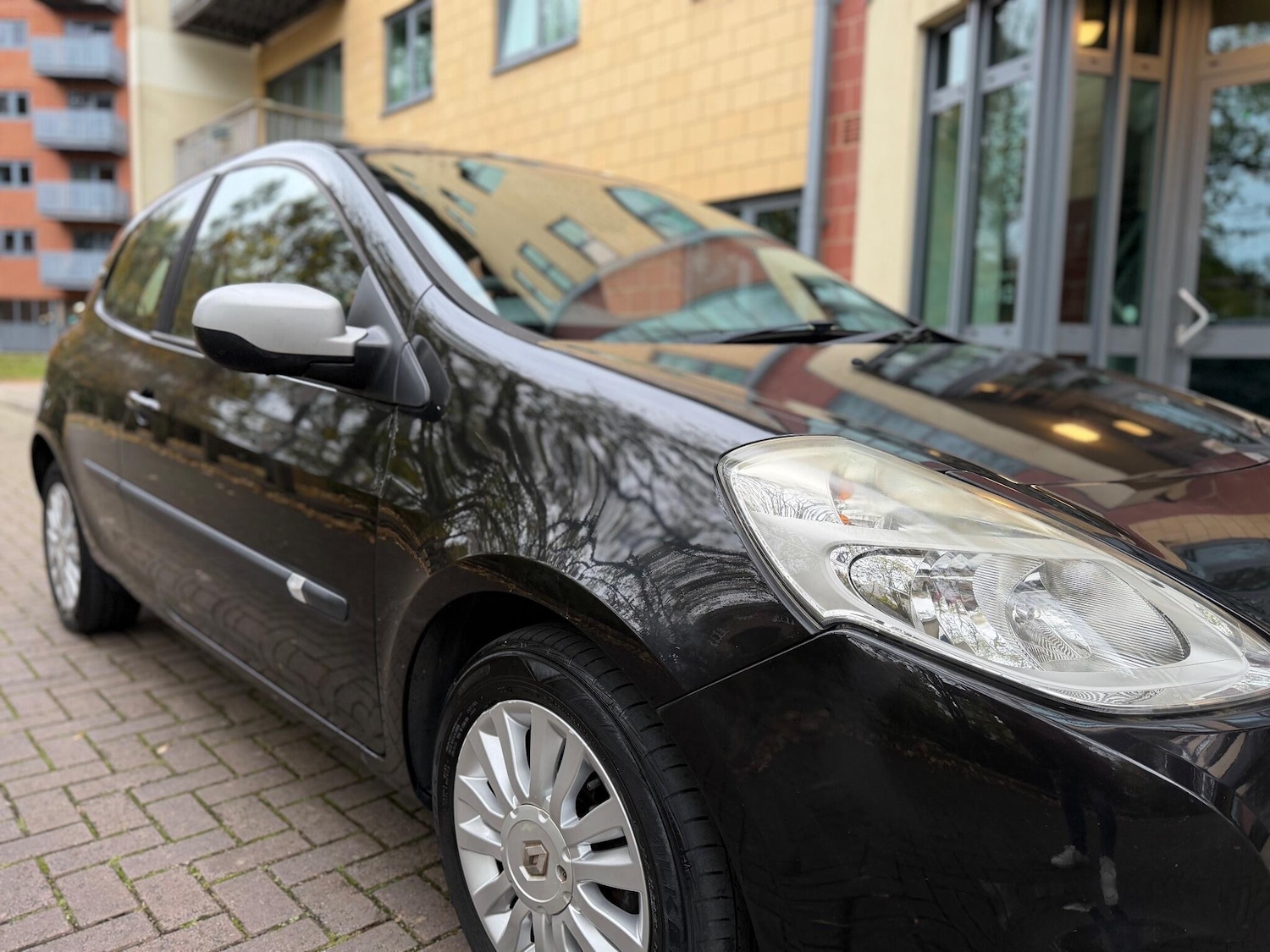 Used Renault Clio 2010 for sale - 76561439: Photo 10