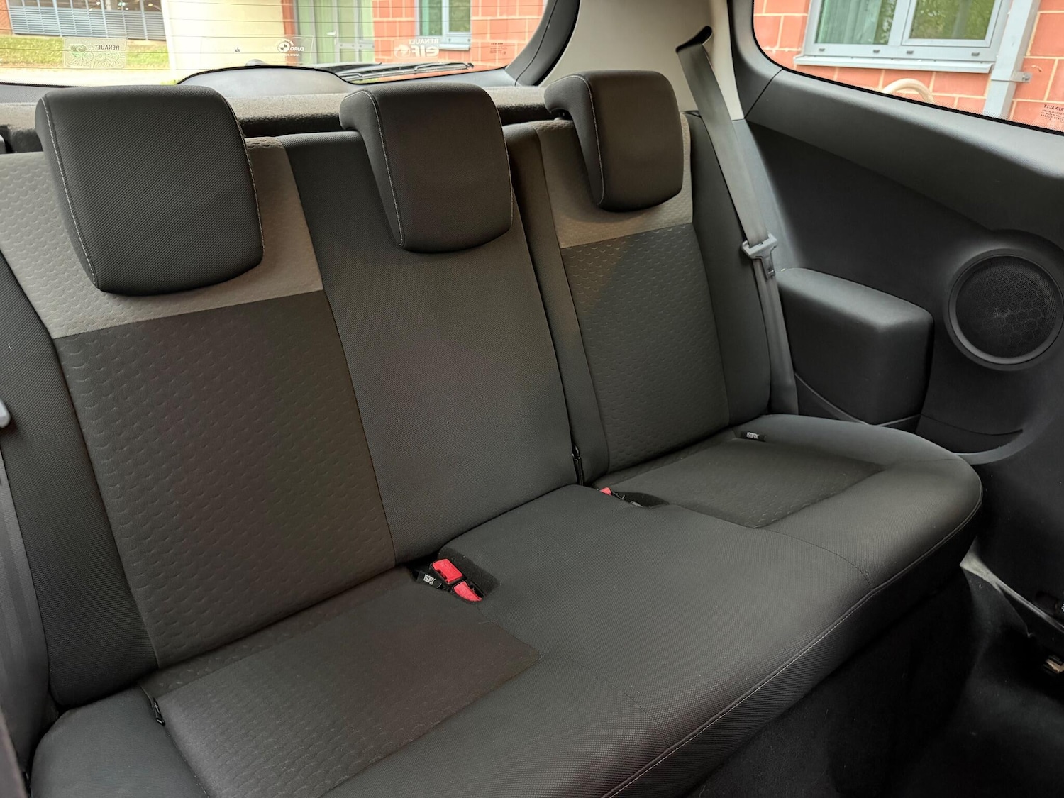 Used Renault Clio 2010 for sale - 76561439: Photo 16