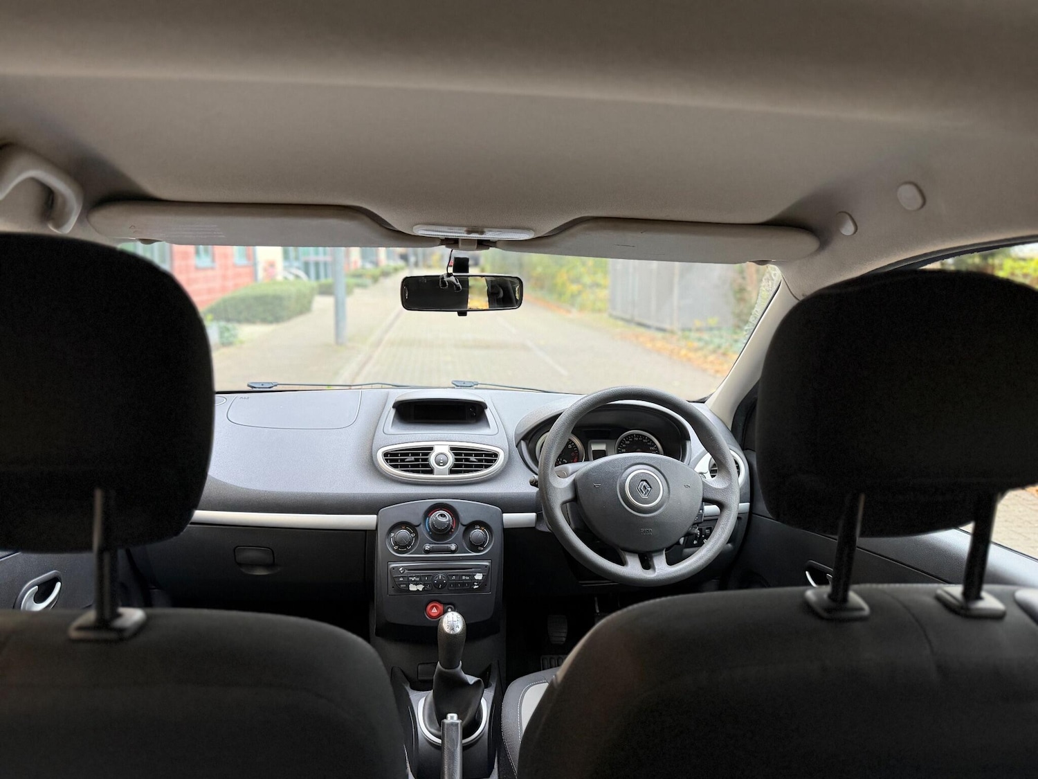 Used Renault Clio 2010 for sale - 76561439: Photo 17