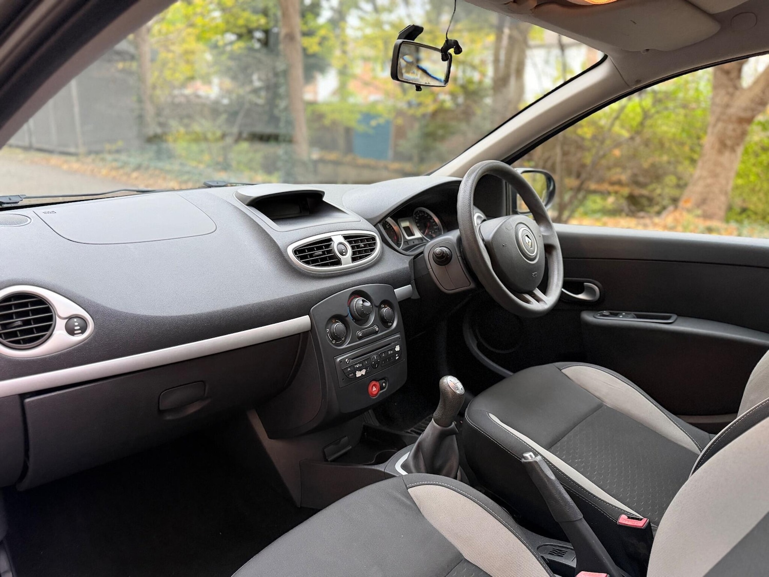 Used Renault Clio 2010 for sale - 76561439: Photo 20