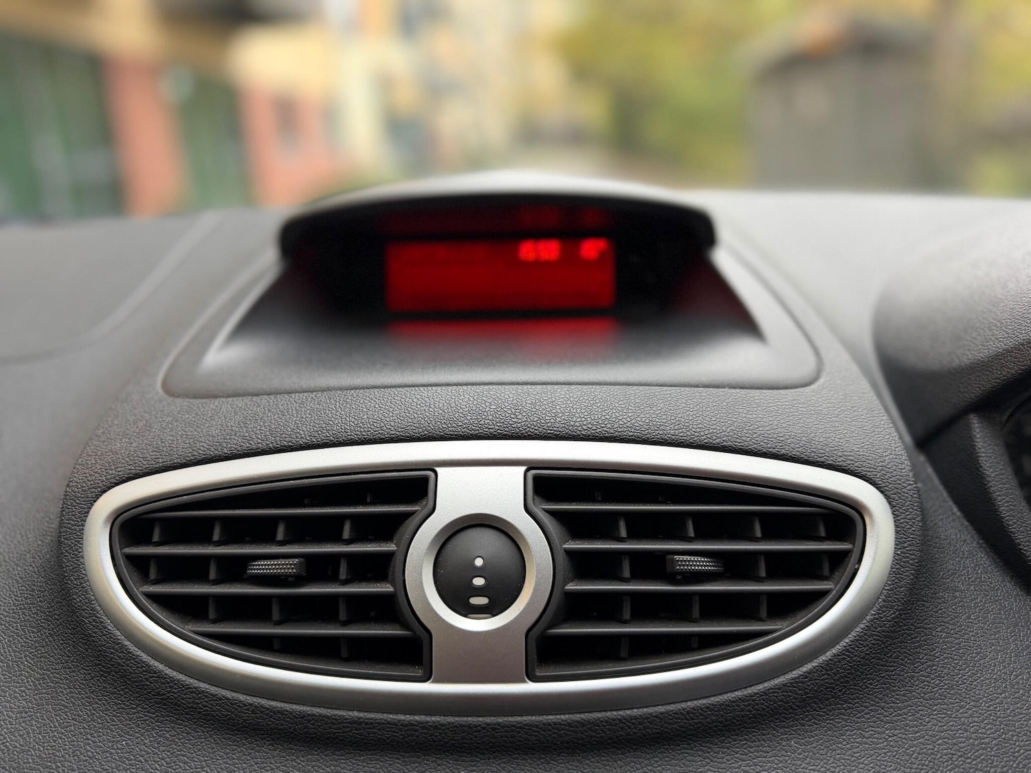 Used Renault Clio 2010 for sale - 76561439: Photo 23